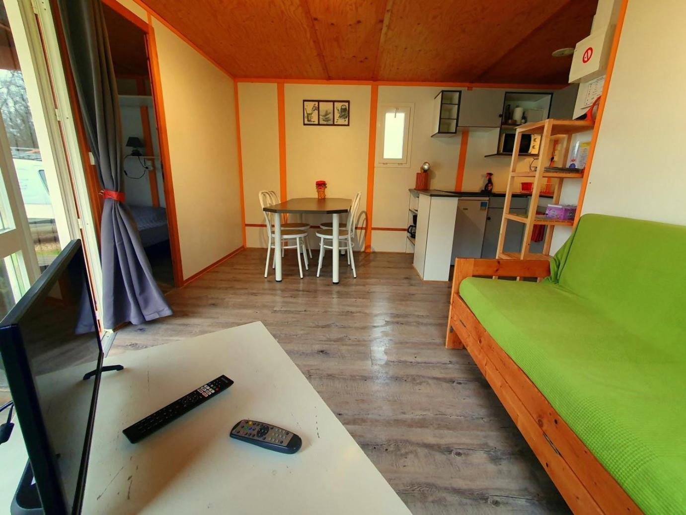 Les Chalets Du Quignon Autry-le-Chatel Dış mekan fotoğraf